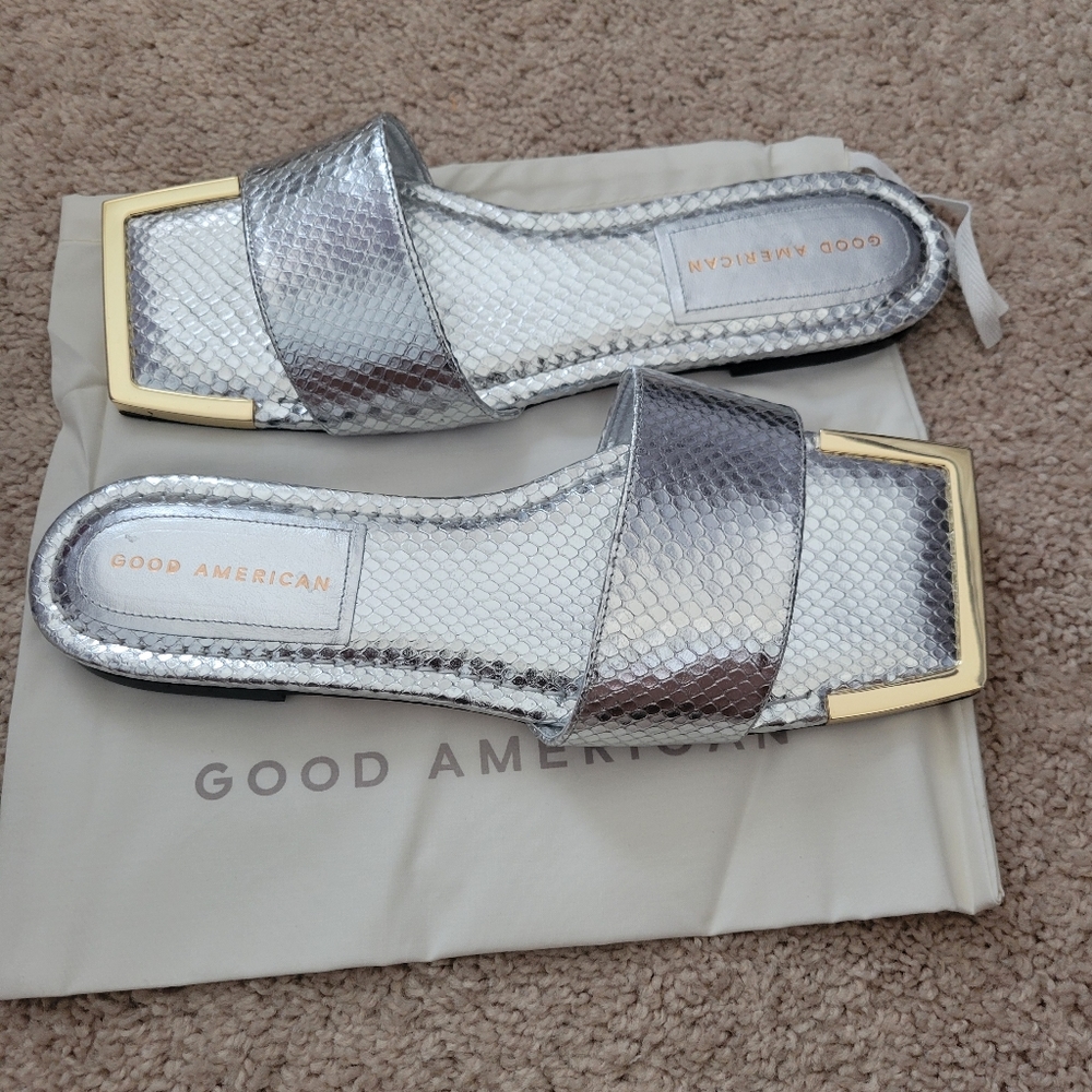 NEW (no box) Good American sandal